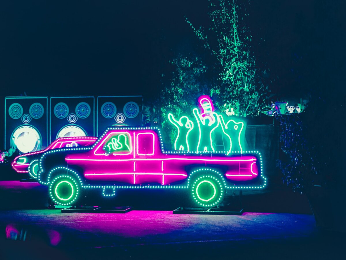 Places to See Magical Christmas Lights in Ontario 2024/25