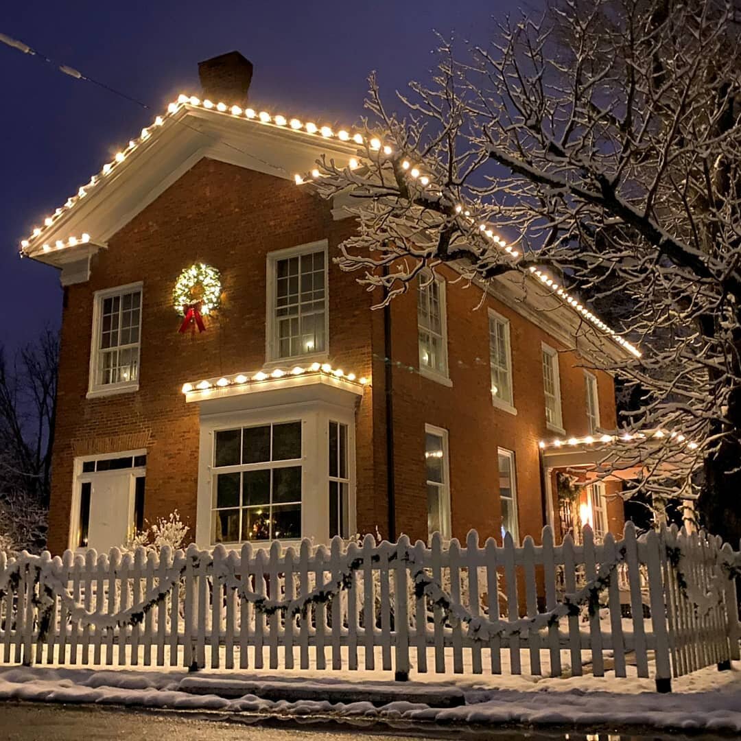 Christmas Lights Trail Near Niagara Falls to Illuminated Ball’s Falls