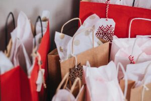 How Much Will Canadians Spend This Christmas? New Survey Reveals 2026 Holiday Shopping Budgets
